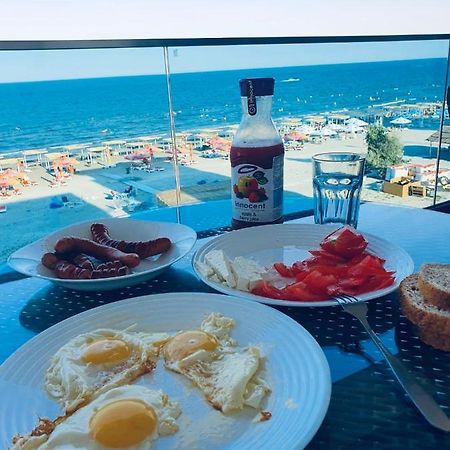 Wave 2 Mamaia Prima Linie Vedere La Mare 120Mp Năvodari المظهر الخارجي الصورة