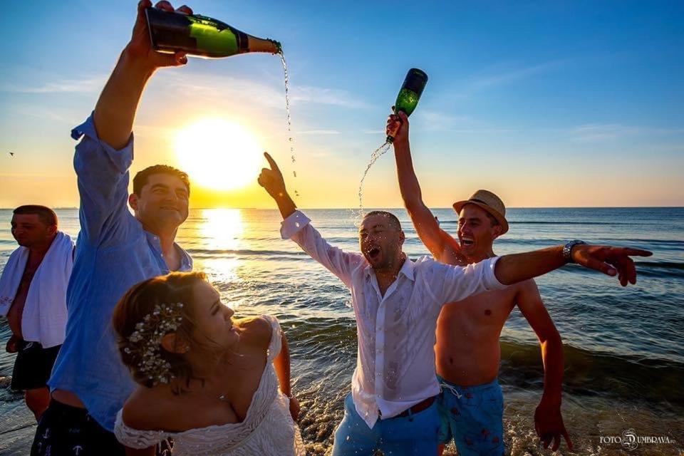 Wave 2 Mamaia Prima Linie Vedere La Mare 120Mp Năvodari المظهر الخارجي الصورة